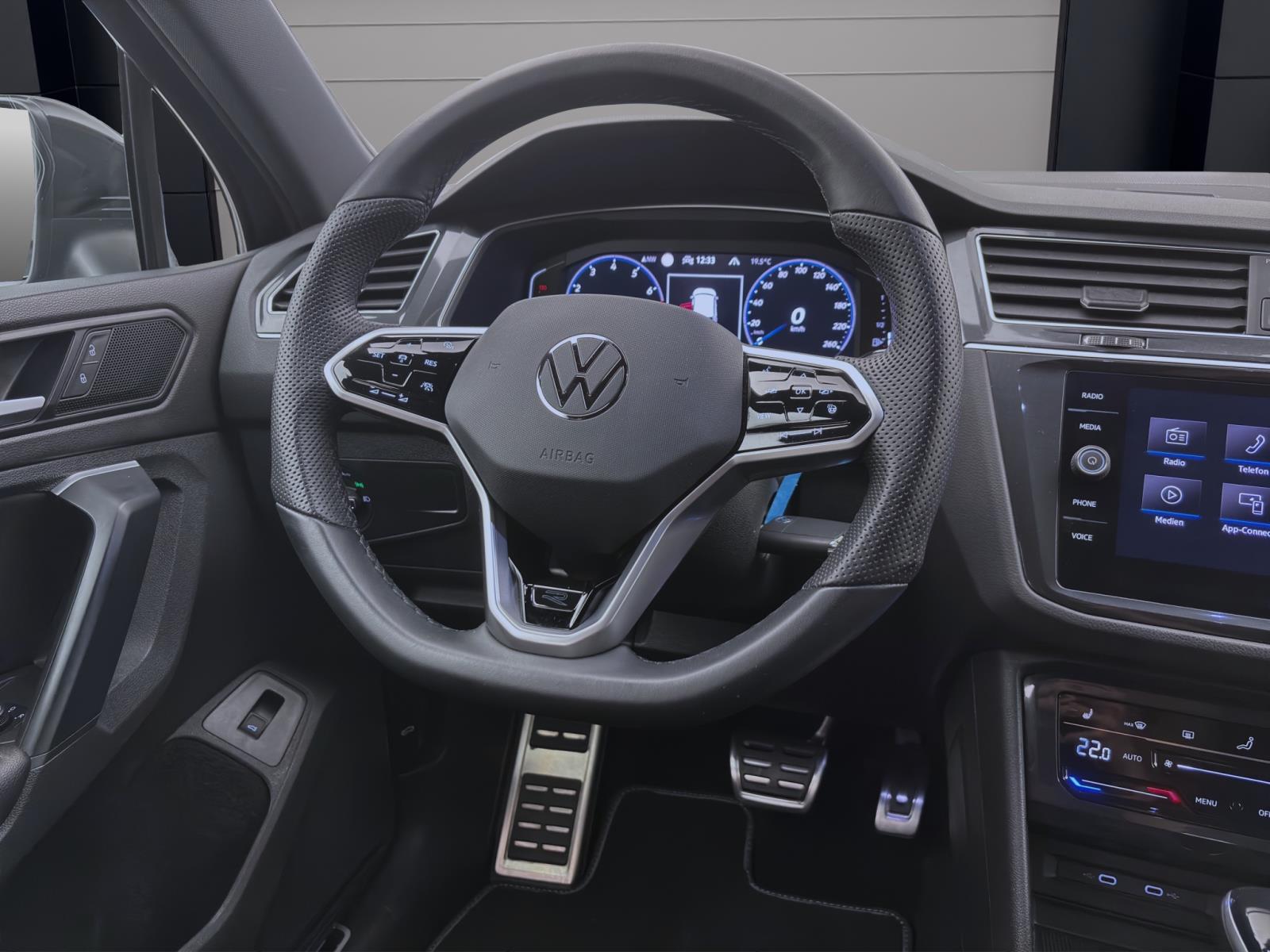 Bild 10: Volkswagen Tiguan 1.5 TSI DSG R-LINE NAVI AHK MATRIX PDC