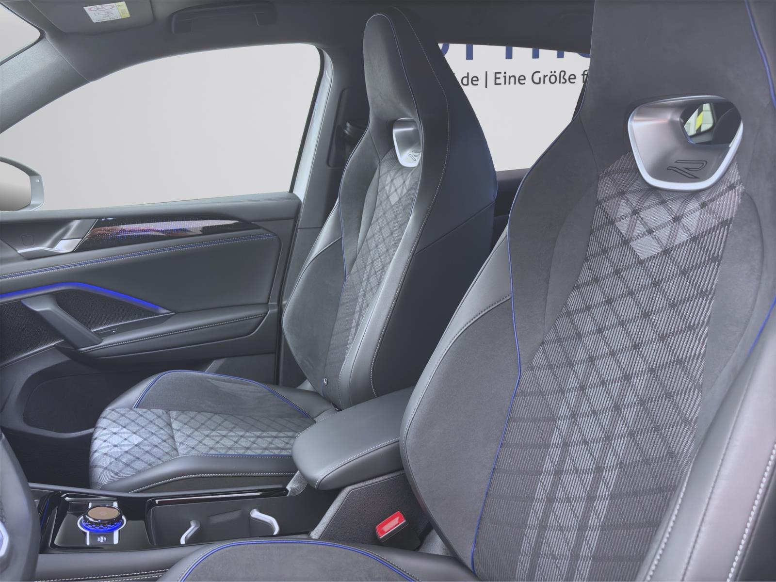 Bild 8: Volkswagen Tiguan 2.0 TDI DSG R-LINE NAVI AHK KAMERA PDC