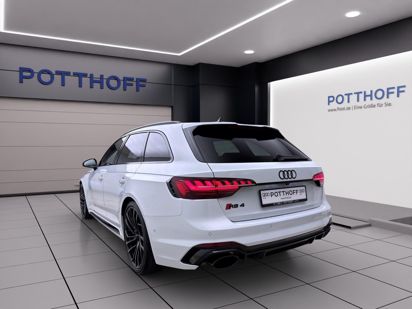 Audi RS4 Avant Q PANO MATRIX NAVI B&O