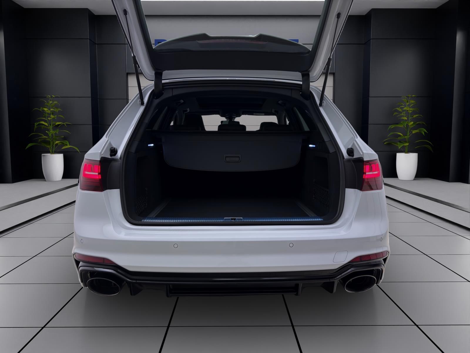 Audi RS4 Avant Q PANO MATRIX NAVI B&O