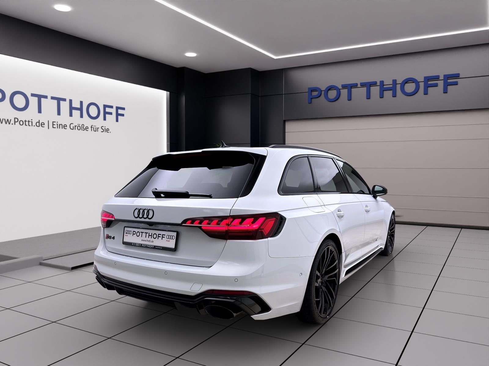 Audi RS4 Avant Q PANO MATRIX NAVI B&O