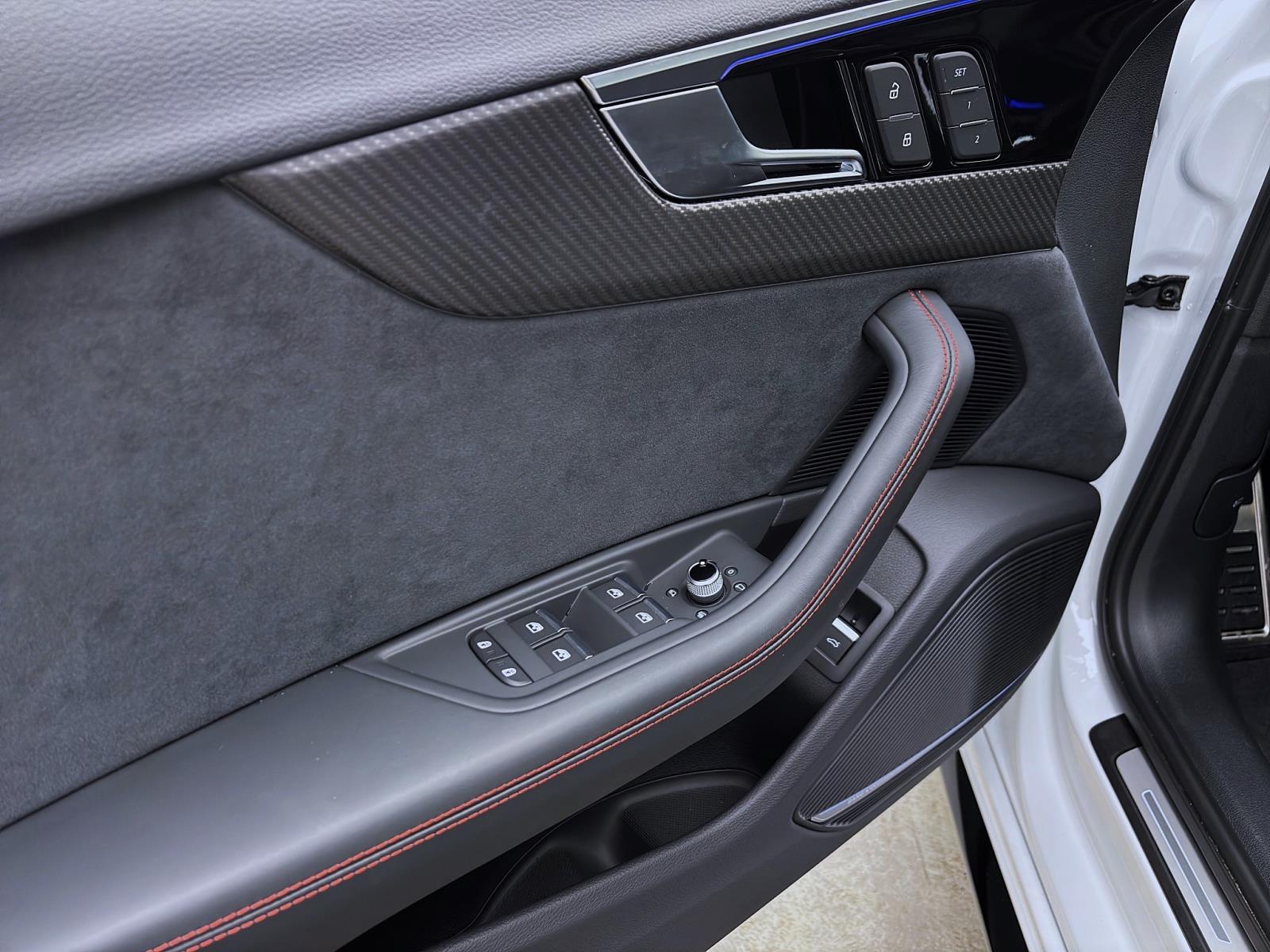 Audi RS4 Avant Q PANO MATRIX NAVI B&O