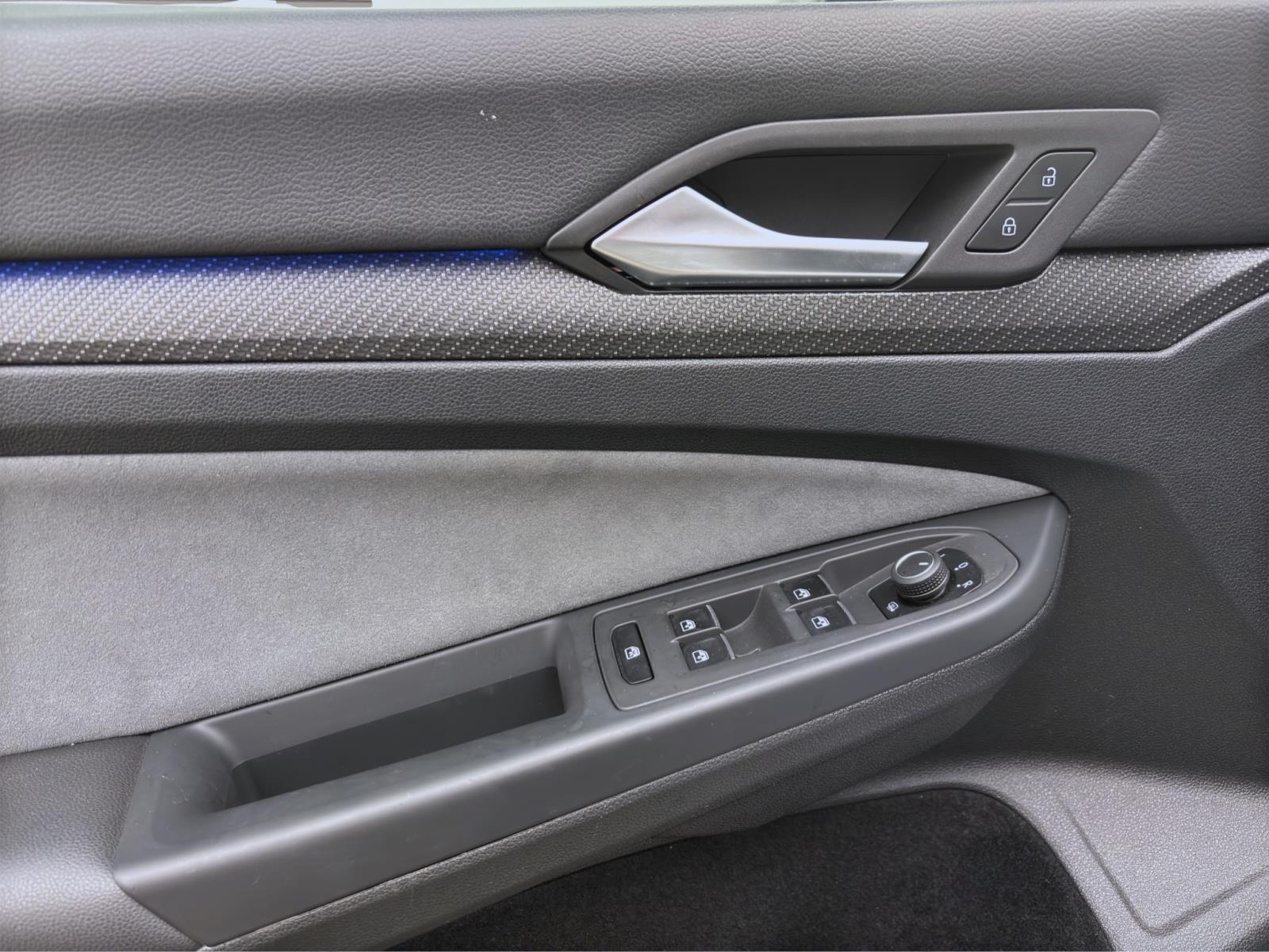 Bild 9: Volkswagen Golf Variant 1.5 eTSI DSG R-LINE NAVI LED+ KAMERA ACC