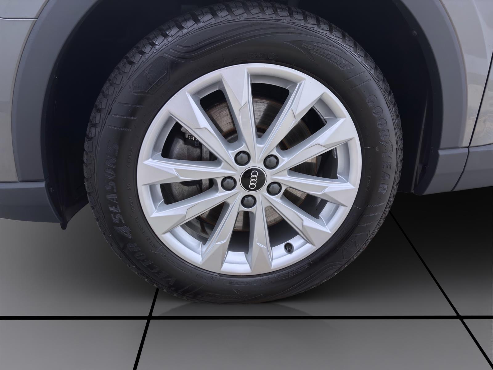 Bild 7: Audi Q3 45 TFSIe AHK SITZHZG KLIMA LM18 DAB+