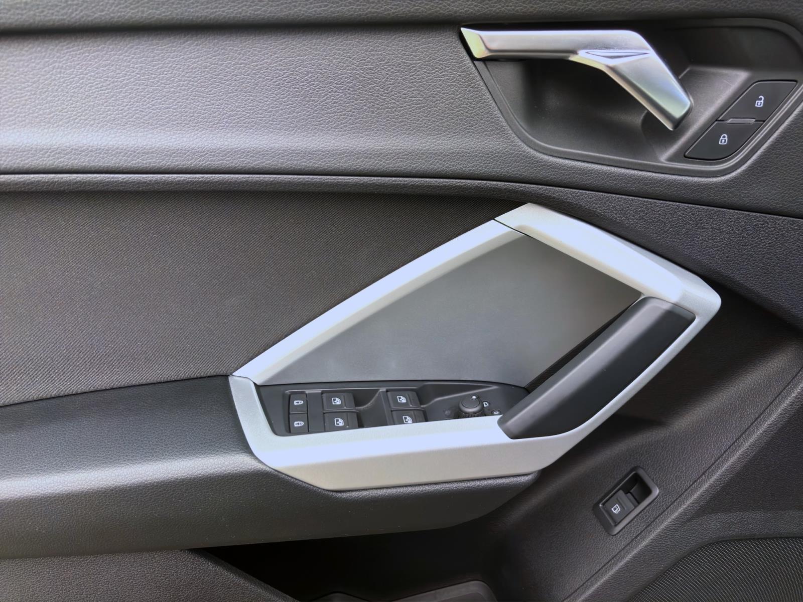 Bild 9: Audi Q3 45 TFSIe AHK SITZHZG KLIMA LM18 DAB+