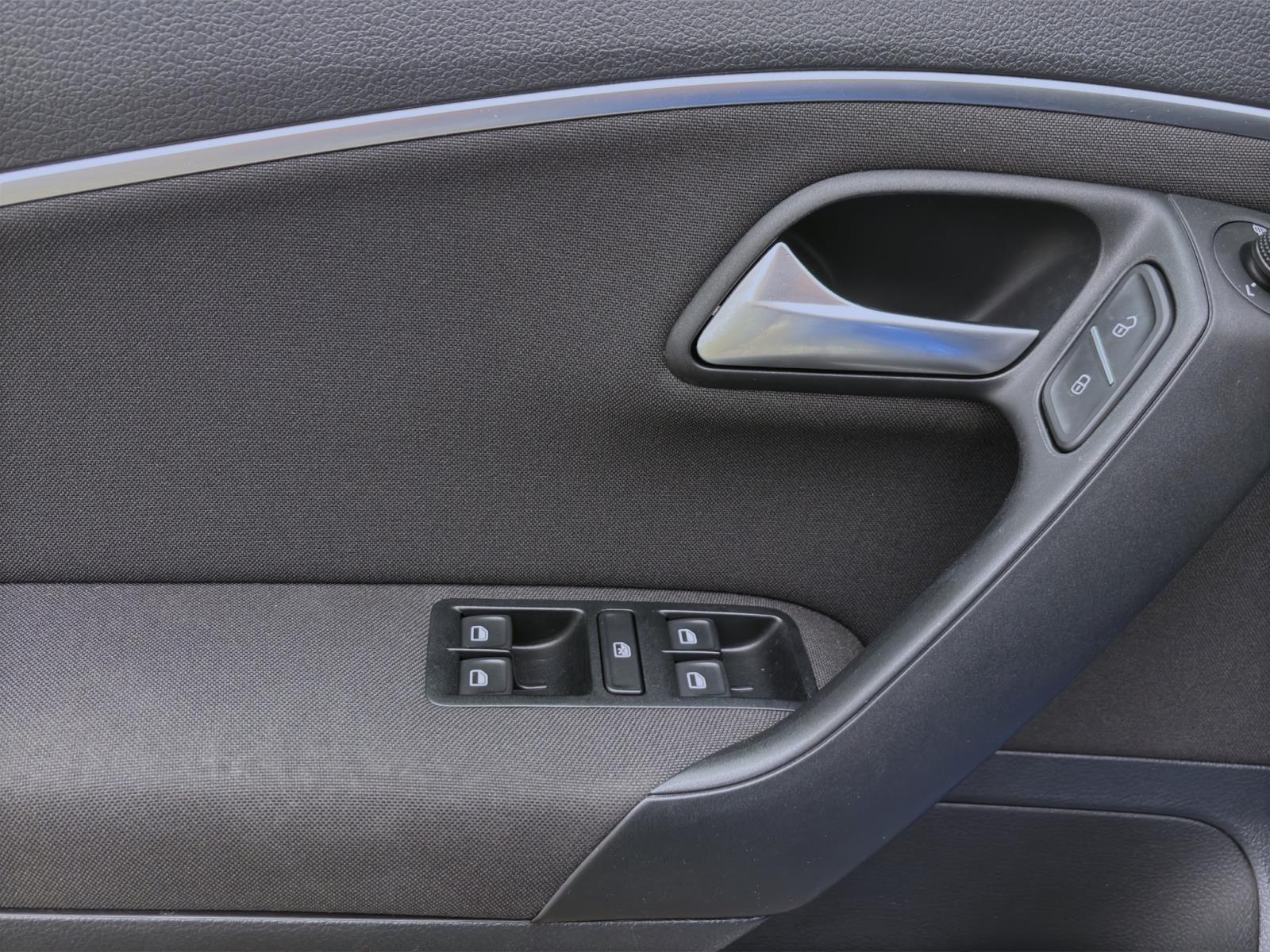 Bild 9: Volkswagen Polo 1.0 LOUNGE GRA PDC KLIMA