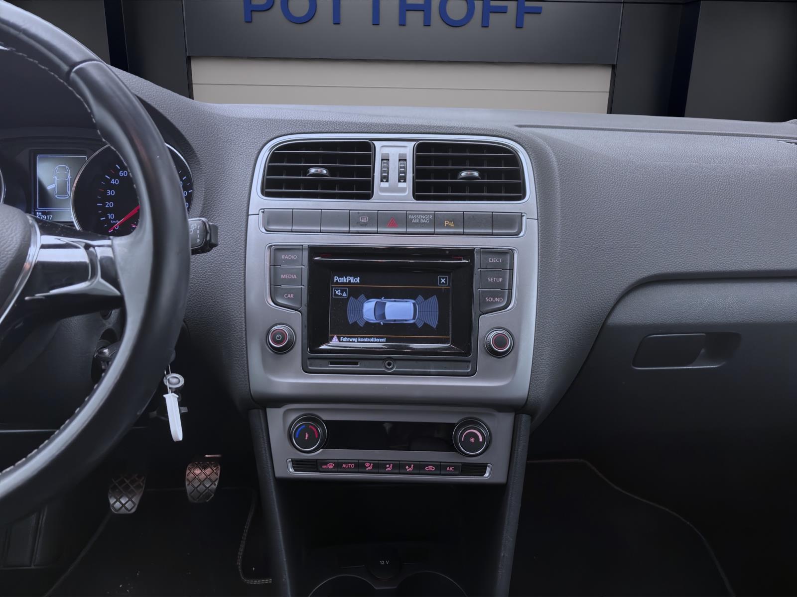 Bild 12: Volkswagen Polo 1.0 LOUNGE GRA PDC KLIMA