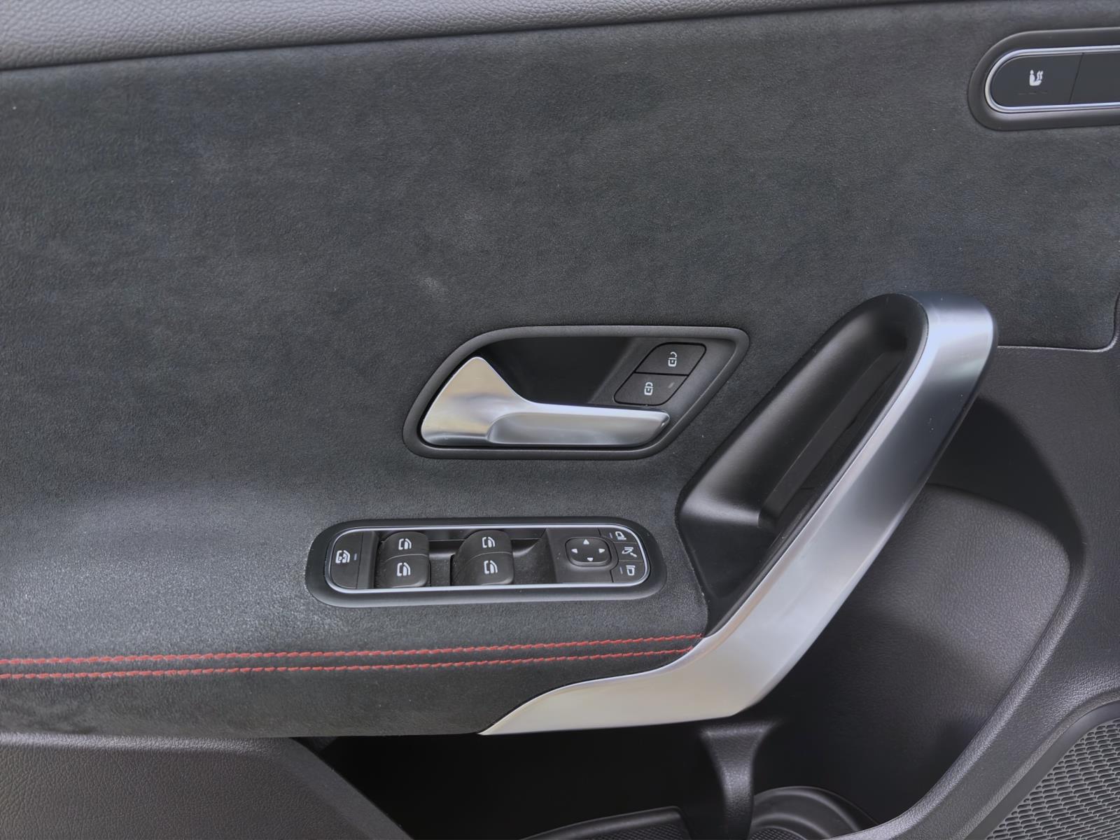 Bild 9: Mercedes-Benz A 200 AMG LINE 360° NAVI LED SITZHZG