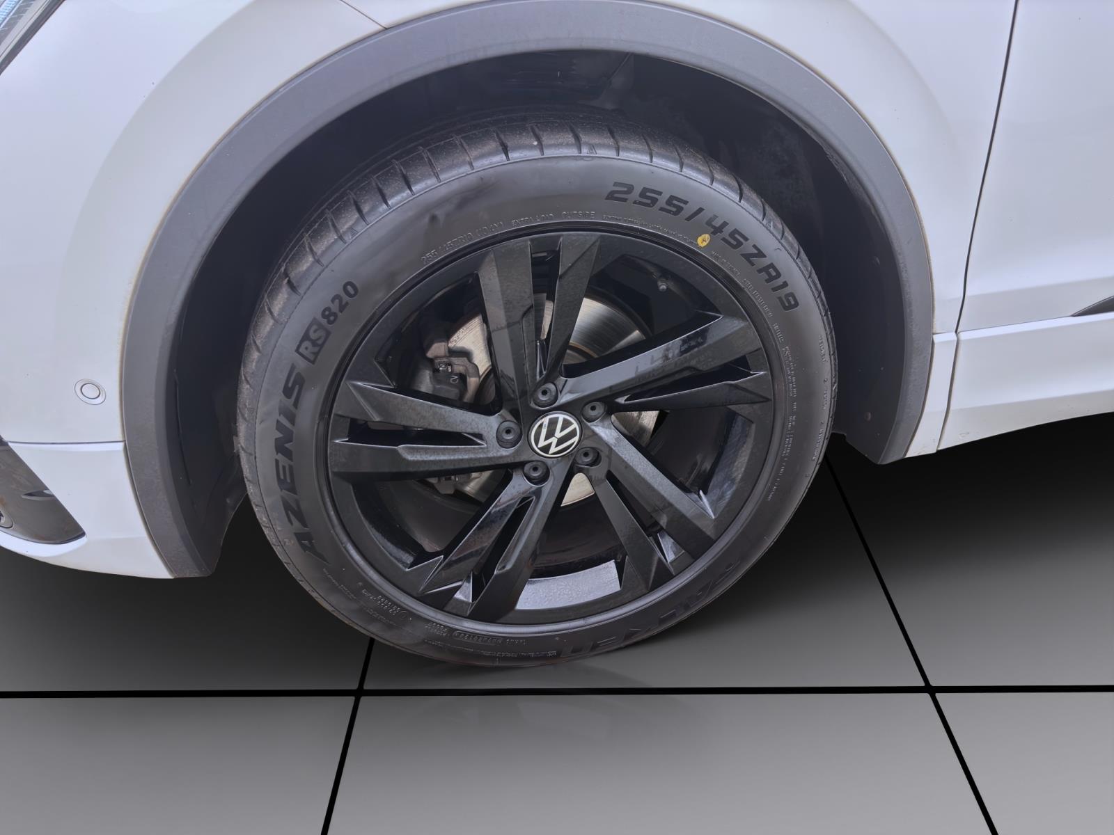 Volkswagen Tiguan 2.0 TDI DSG R-LINE NAVI MATRIX KAMERA PDC