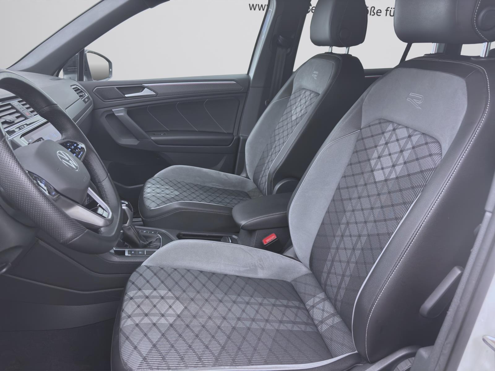 Volkswagen Tiguan 2.0 TDI DSG R-LINE NAVI MATRIX KAMERA PDC