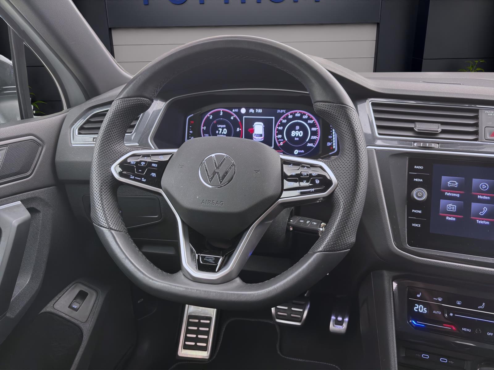 Volkswagen Tiguan 2.0 TDI DSG R-LINE NAVI MATRIX KAMERA PDC