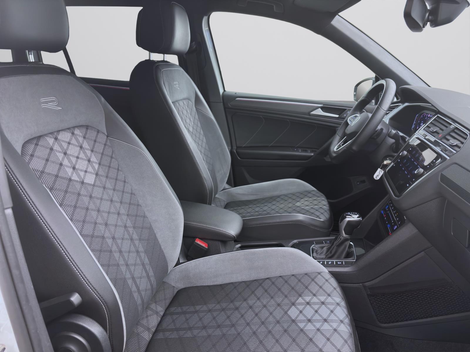 Volkswagen Tiguan 2.0 TDI DSG R-LINE NAVI MATRIX KAMERA PDC
