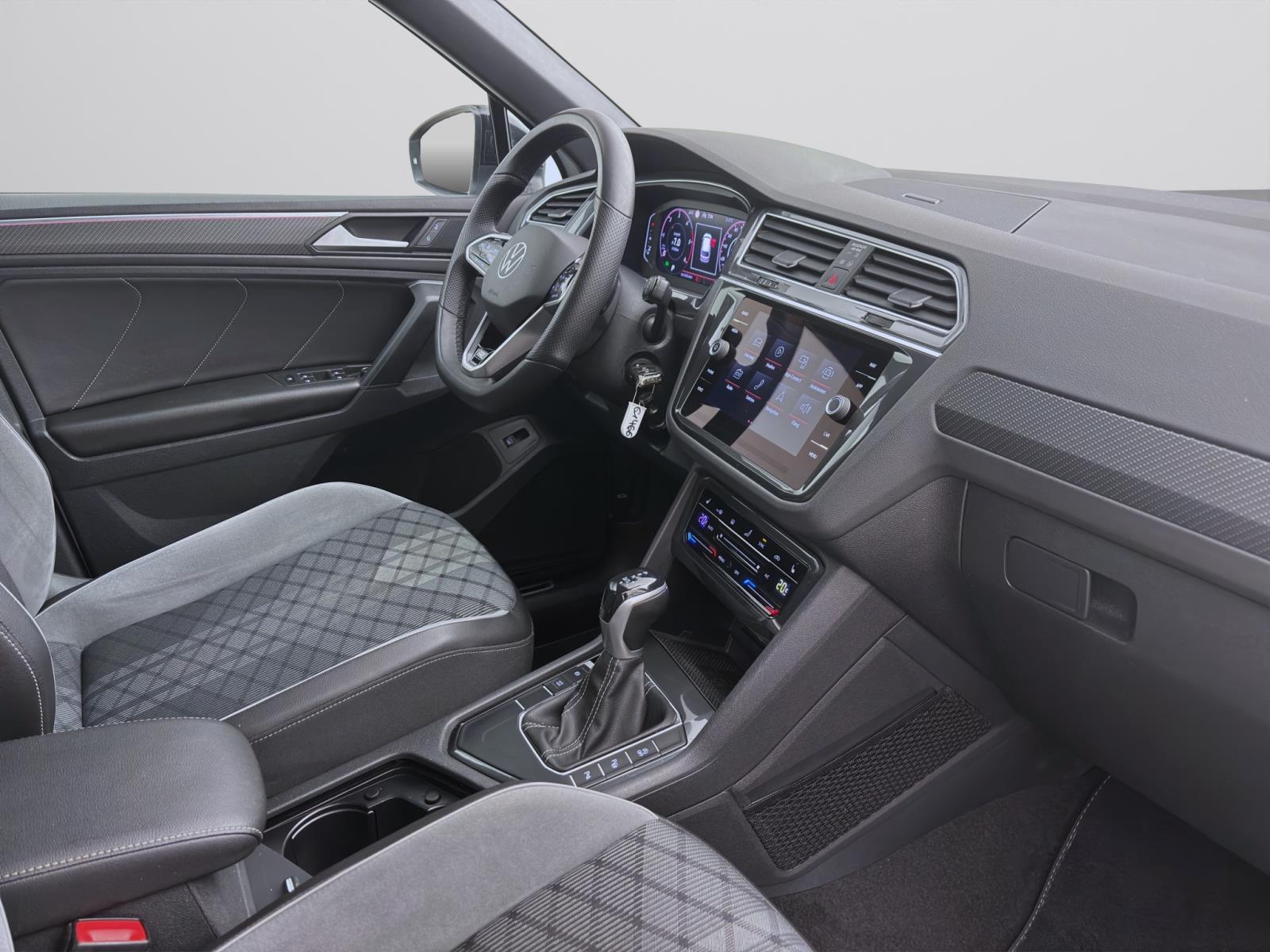 Volkswagen Tiguan 2.0 TDI DSG R-LINE NAVI MATRIX KAMERA PDC