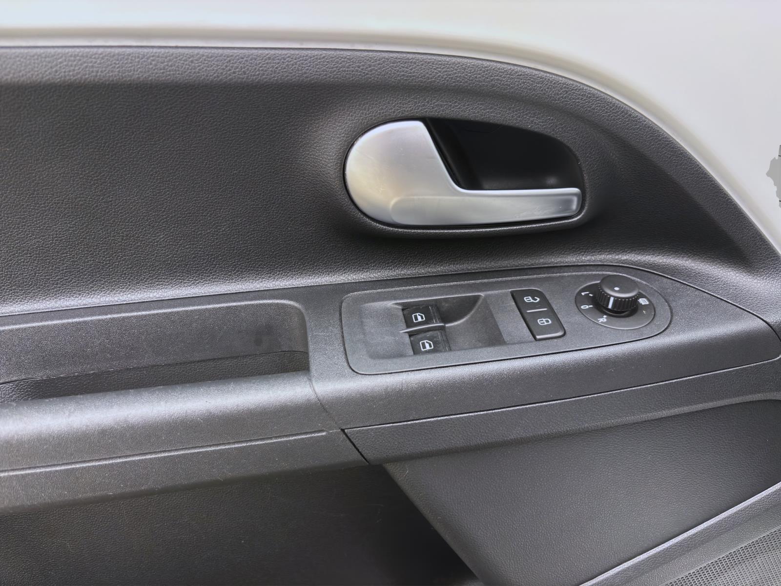 Bild 9: Volkswagen up! 1.0 MPI MOVE UP! SITZHZG KLIMA LED