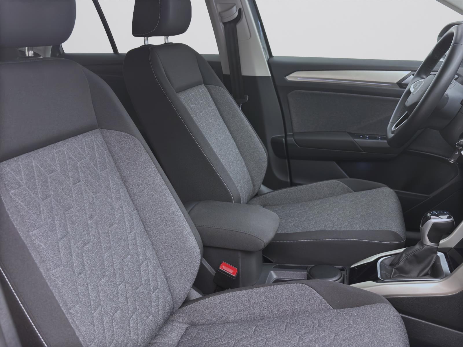 Volkswagen T-Roc 1.5 TSI DSG MOVE NAVI AHK KLIMA PDC