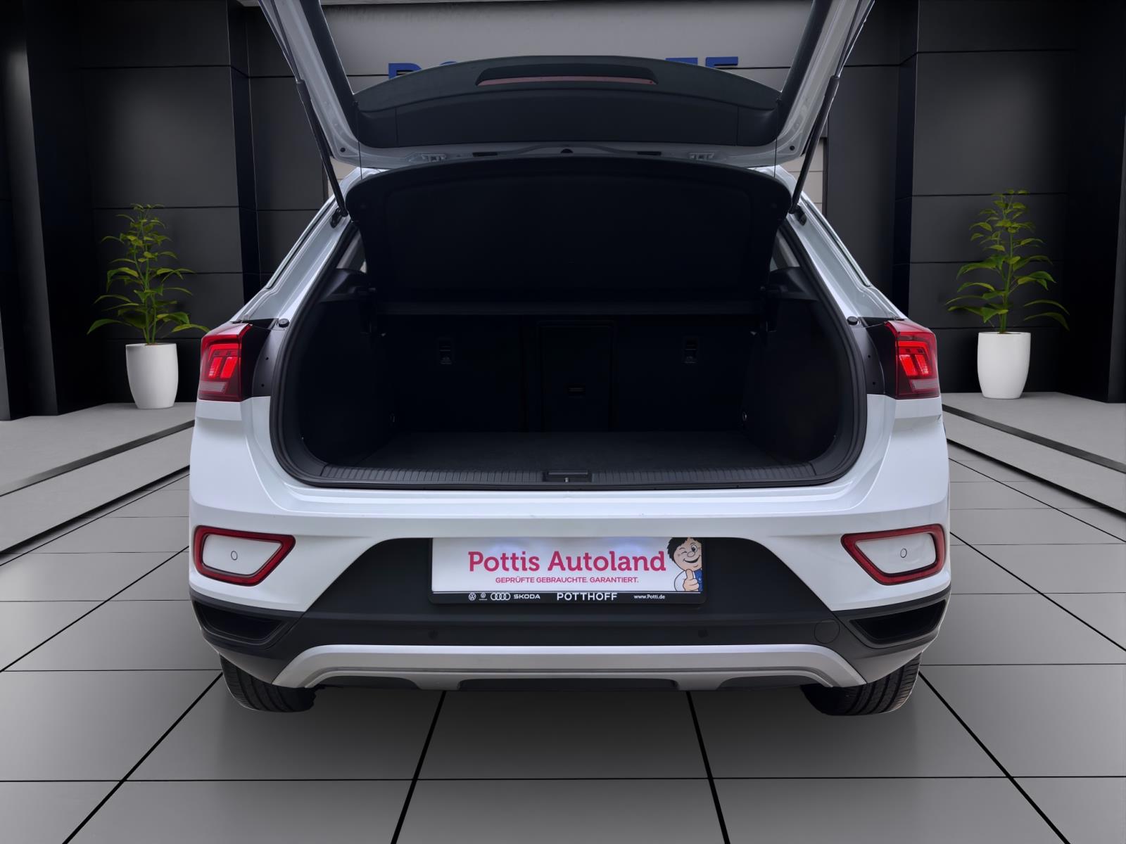 Volkswagen T-Roc 1.5 TSI DSG LIFE NAVI ACC PDC KLIMA LED