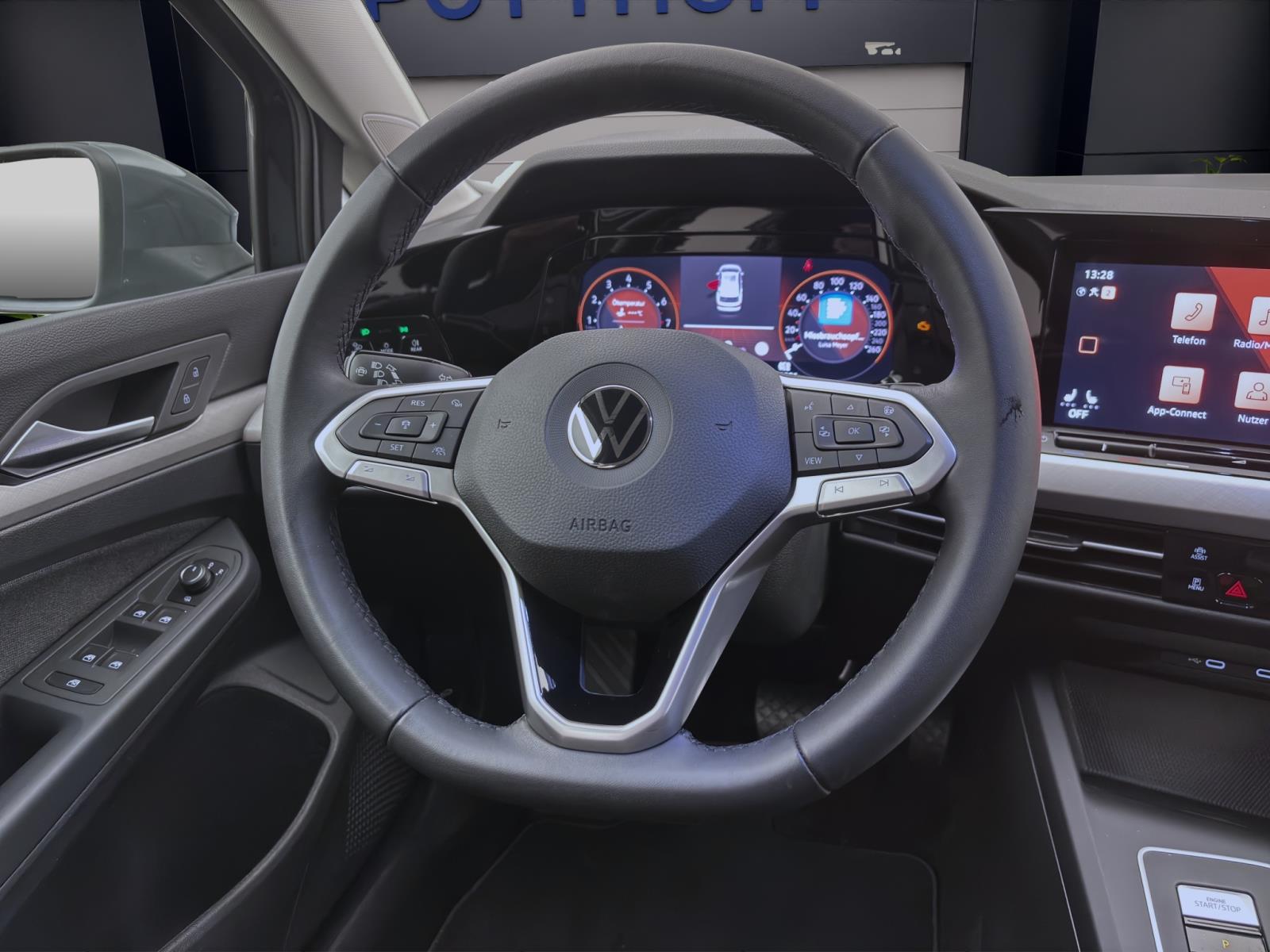 Volkswagen Golf Variant 1.5 eTSI DSG LIFE NAVI SHZG PDC LED