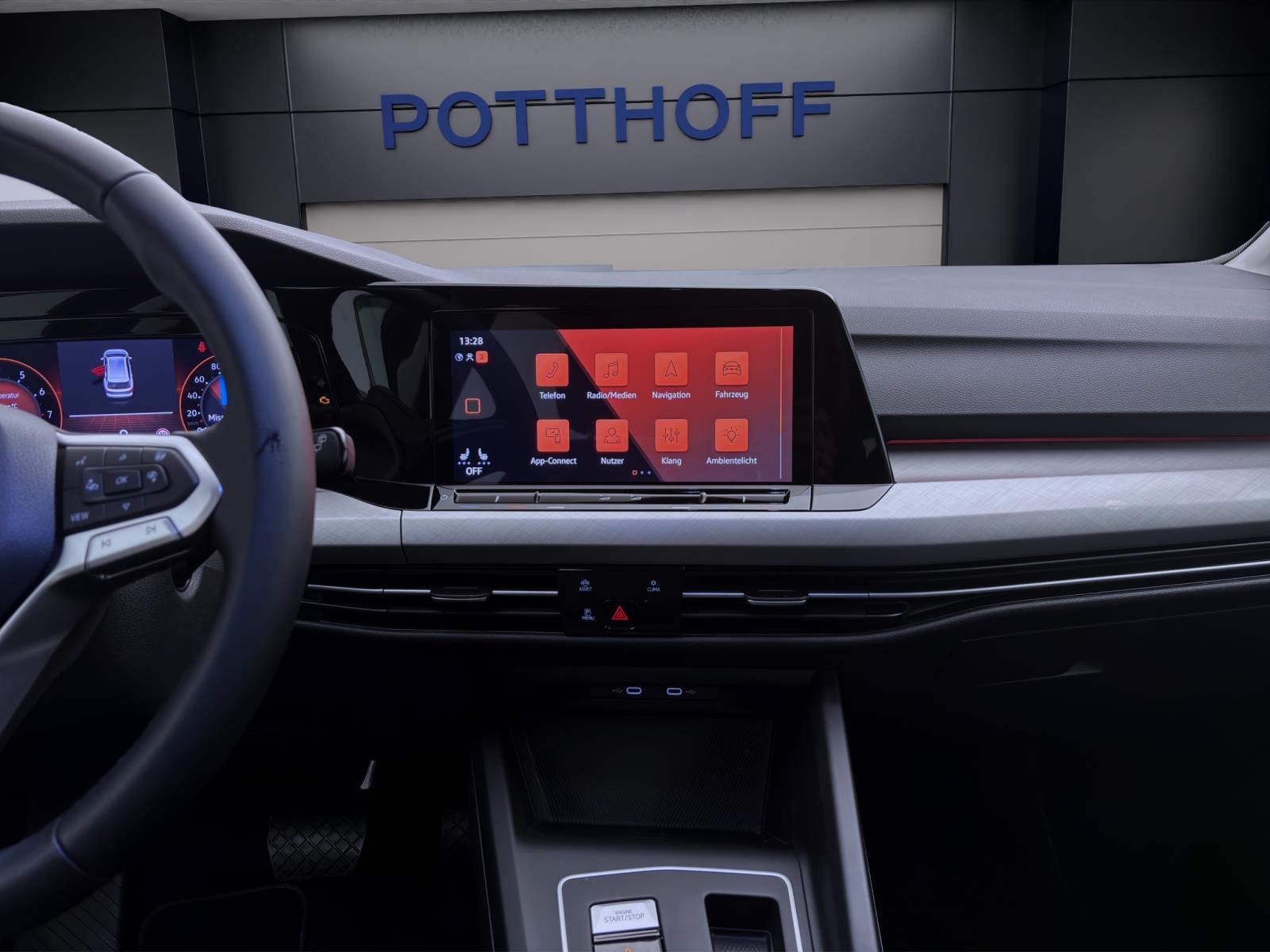 Volkswagen Golf Variant 1.5 eTSI DSG LIFE NAVI SHZG PDC LED