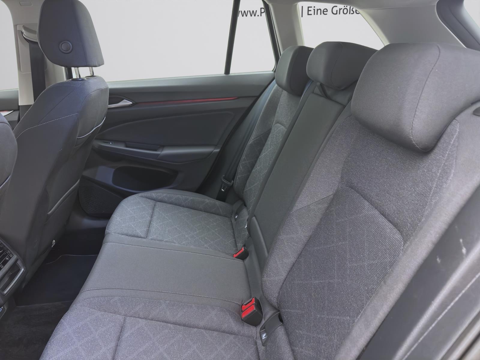 Volkswagen Golf Variant 1.5 eTSI DSG LIFE NAVI SHZG PDC LED