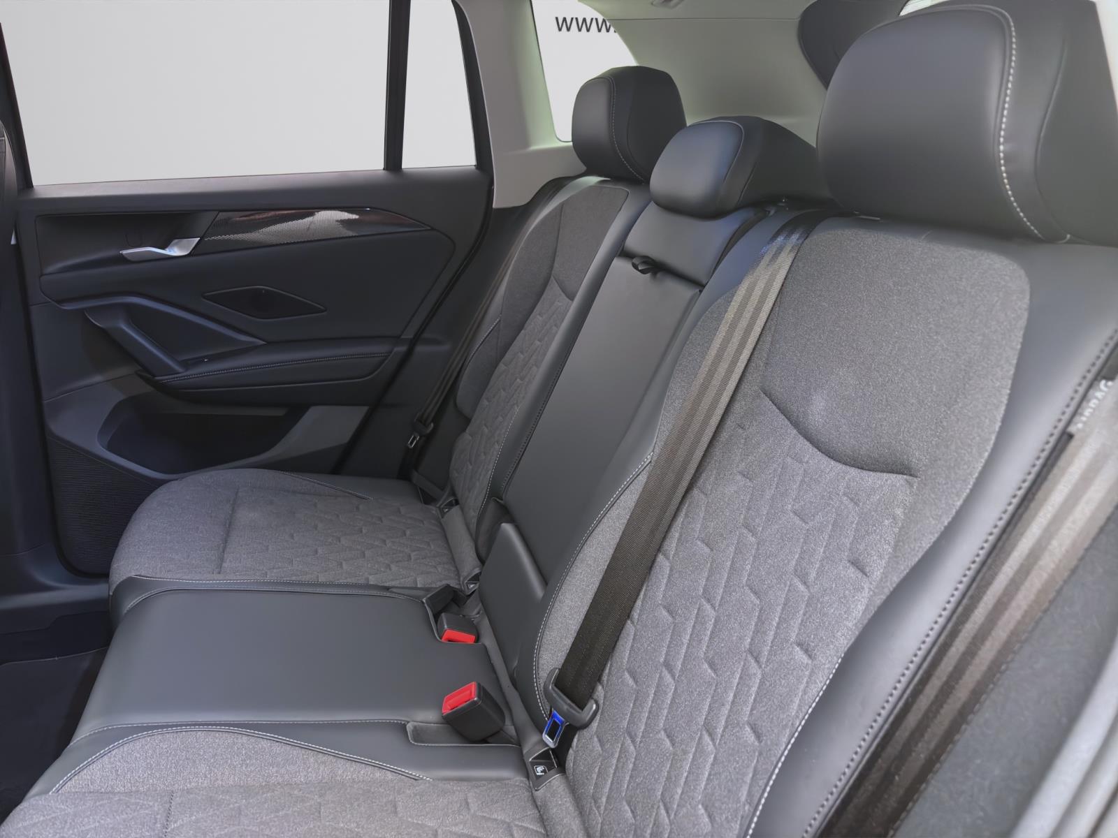 Bild 13: Volkswagen Tiguan 1.5 eTSI DSG LIFE PANO AHK KAMERA PDC