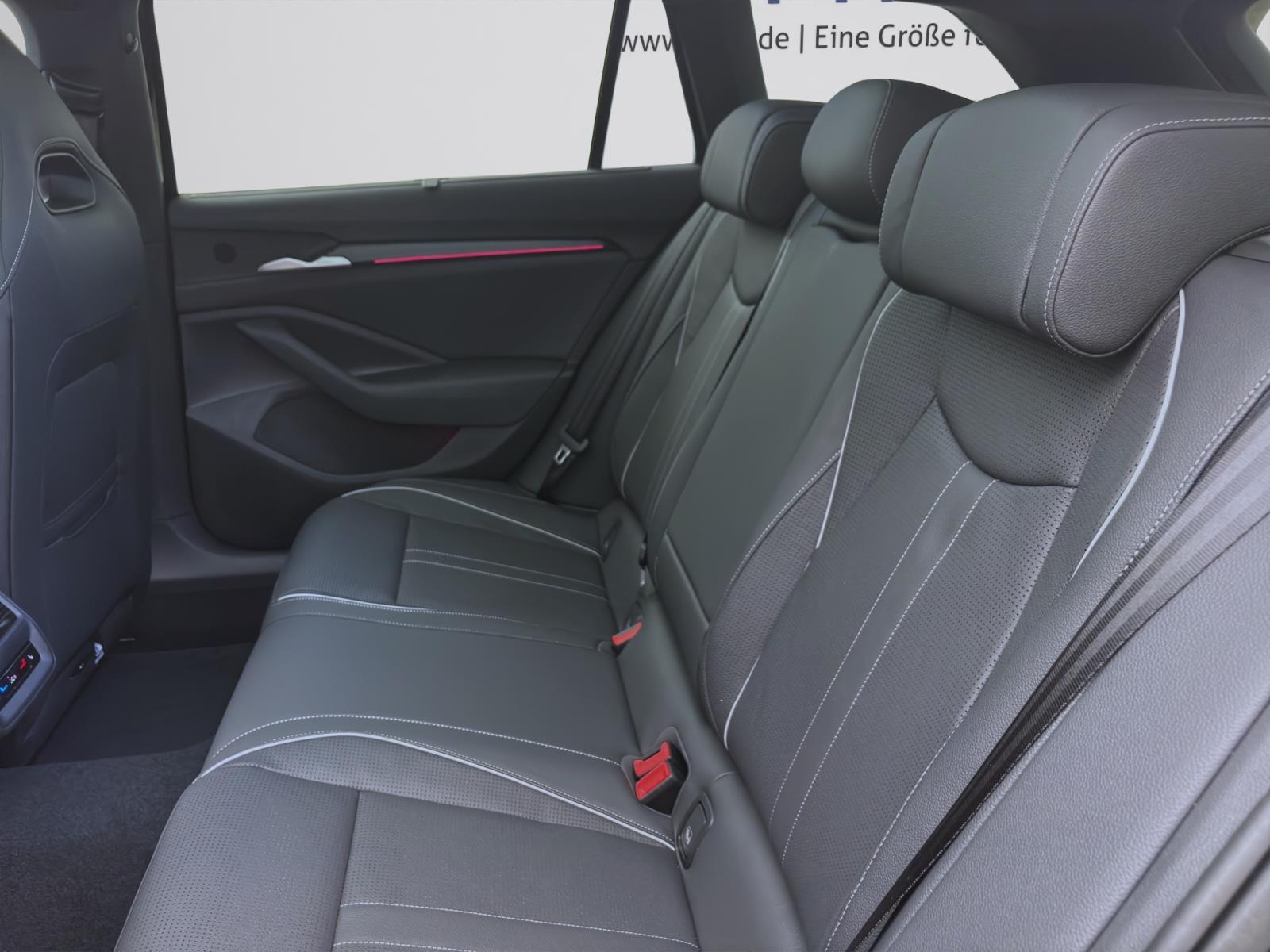 Bild 13: Skoda Superb Combi iV SPORTLINE AHK PANO CANTON pACC 360° HuD