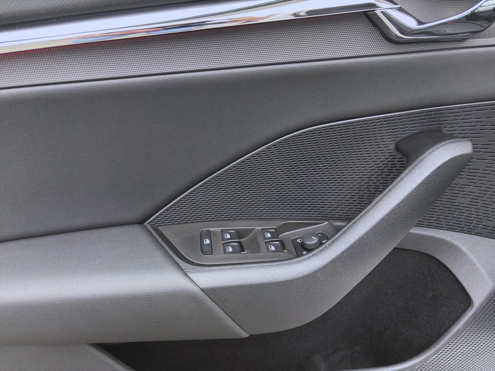 Bild 9: Skoda Octavia Combi 2.0 TDI DSG STYLE NAVI AHK PDC SITZHZG