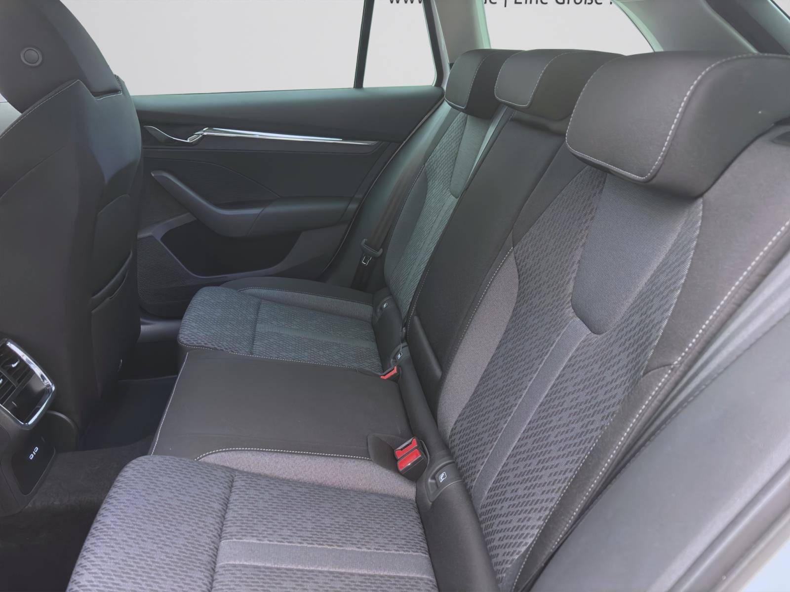 Bild 13: Skoda Octavia Combi 2.0 TDI DSG STYLE NAVI AHK PDC SITZHZG