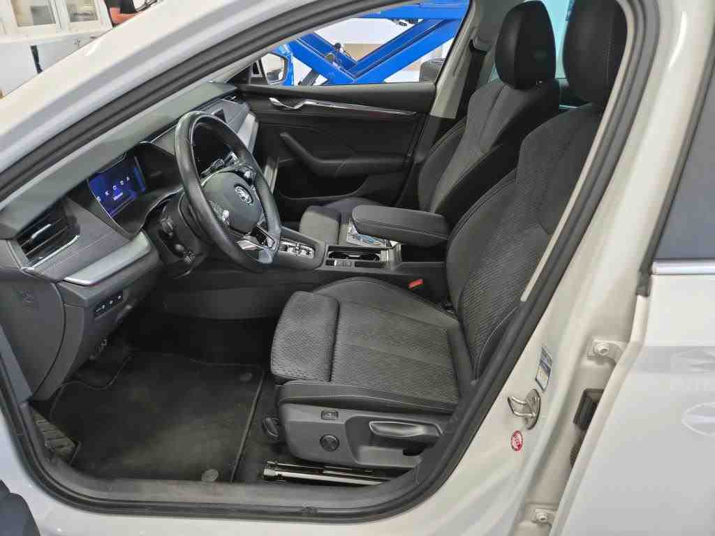 Bild 2: Skoda Octavia Combi 2.0 TDI DSG STYLE NAVI AHK SITZHZG PDC