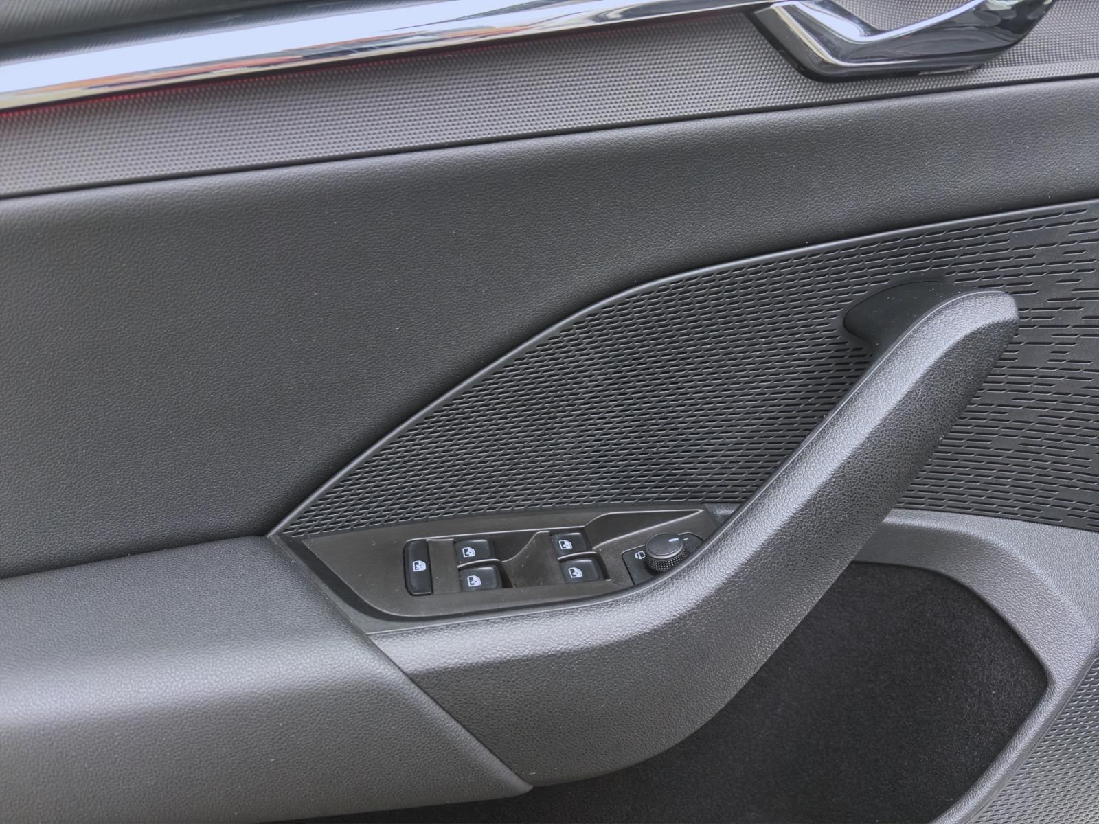 Bild 9: Skoda Octavia Combi 2.0 TDI DSG STYLE NAVI AHK SITZHZG PDC