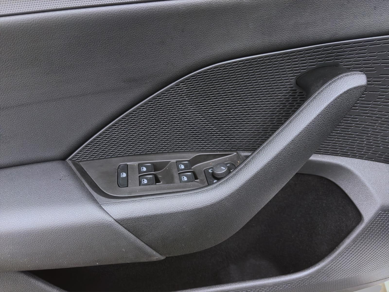 Bild 9: Skoda Octavia Combi 2.0 TDI STYLE NAVI PDC SITZHZG ACC