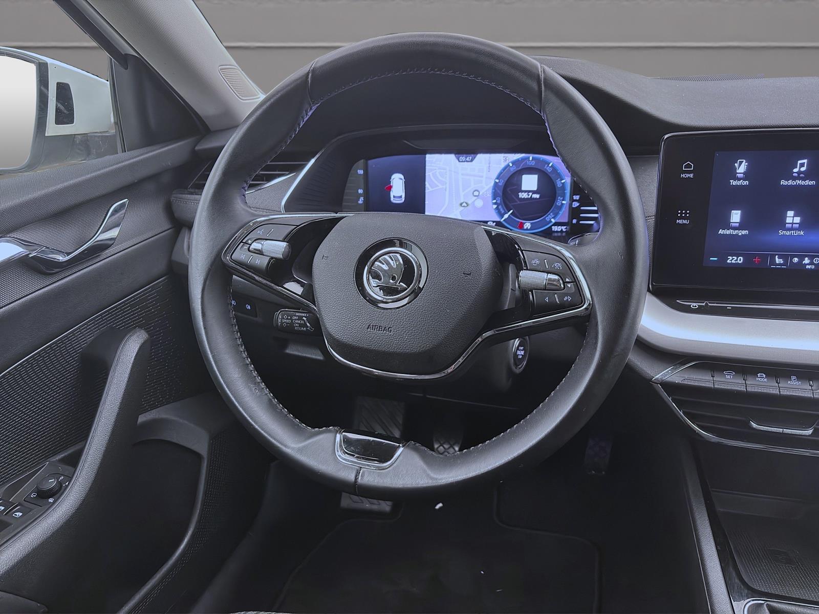 Bild 10: Skoda Octavia Combi 2.0 TDI STYLE NAVI PDC SITZHZG ACC