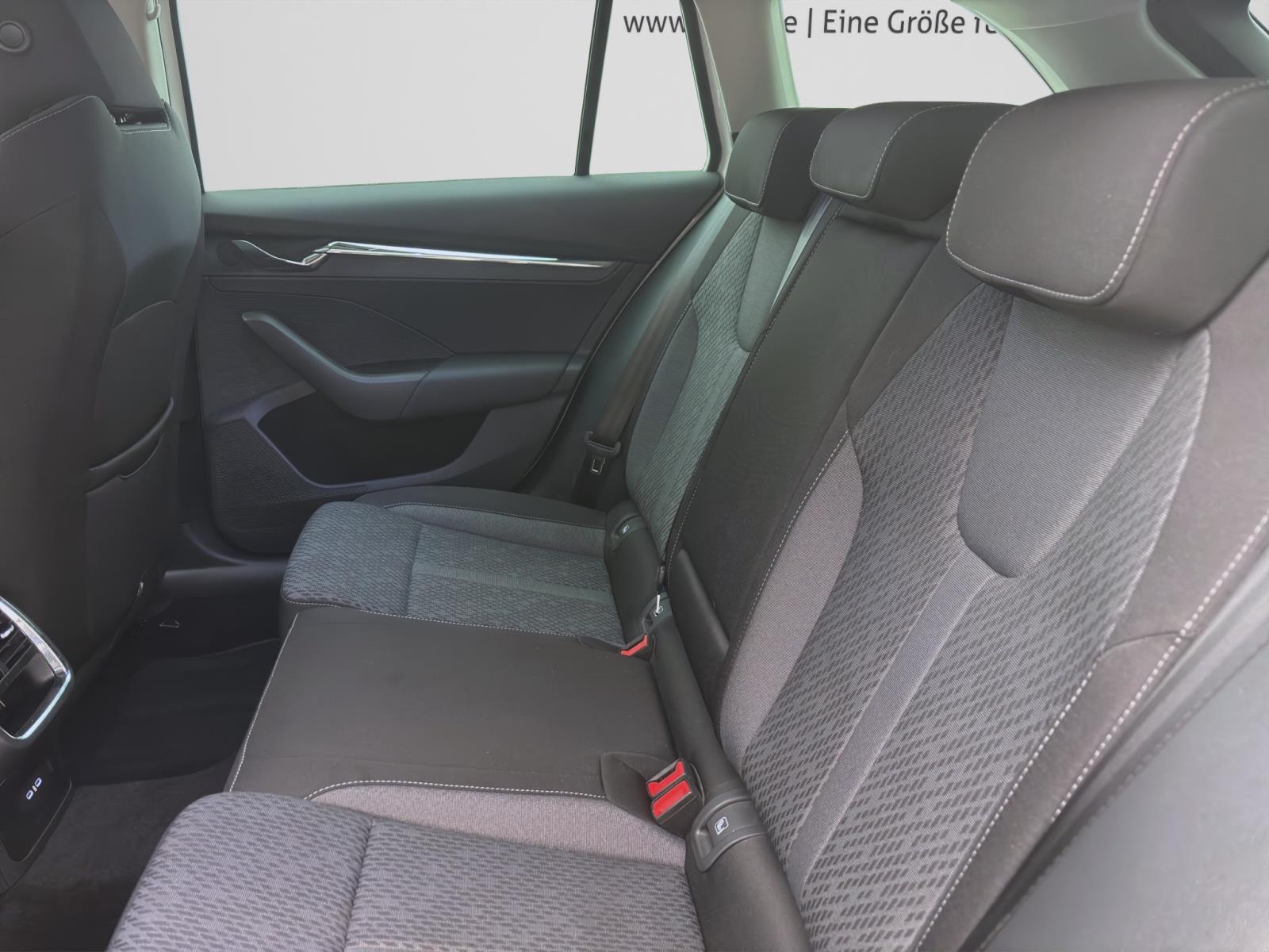 Bild 13: Skoda Octavia Combi 2.0 TDI STYLE NAVI PDC SITZHZG ACC