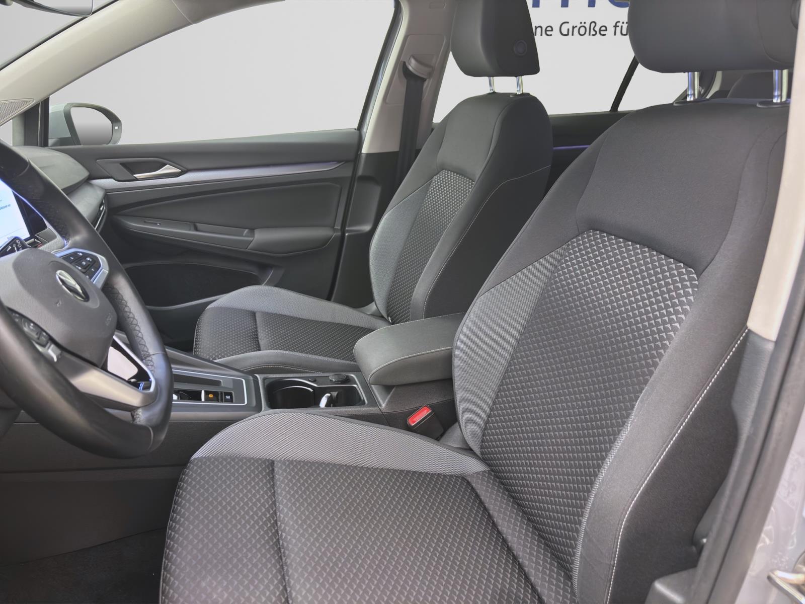 Bild 8: Volkswagen Golf 1.0 eTSI DSG ACTIVE NAVI LED ACC SITZHZG