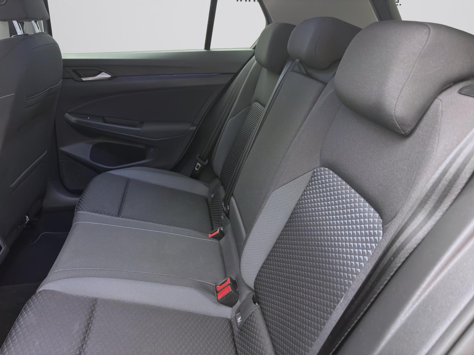 Bild 13: Volkswagen Golf 1.0 eTSI DSG ACTIVE NAVI LED ACC SITZHZG