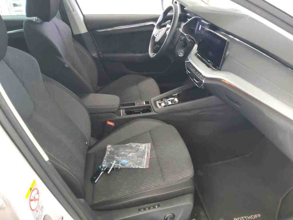 Skoda Octavia Combi 2.0 TDI DSG STYLE NAVI AHK PDC SITZHZG