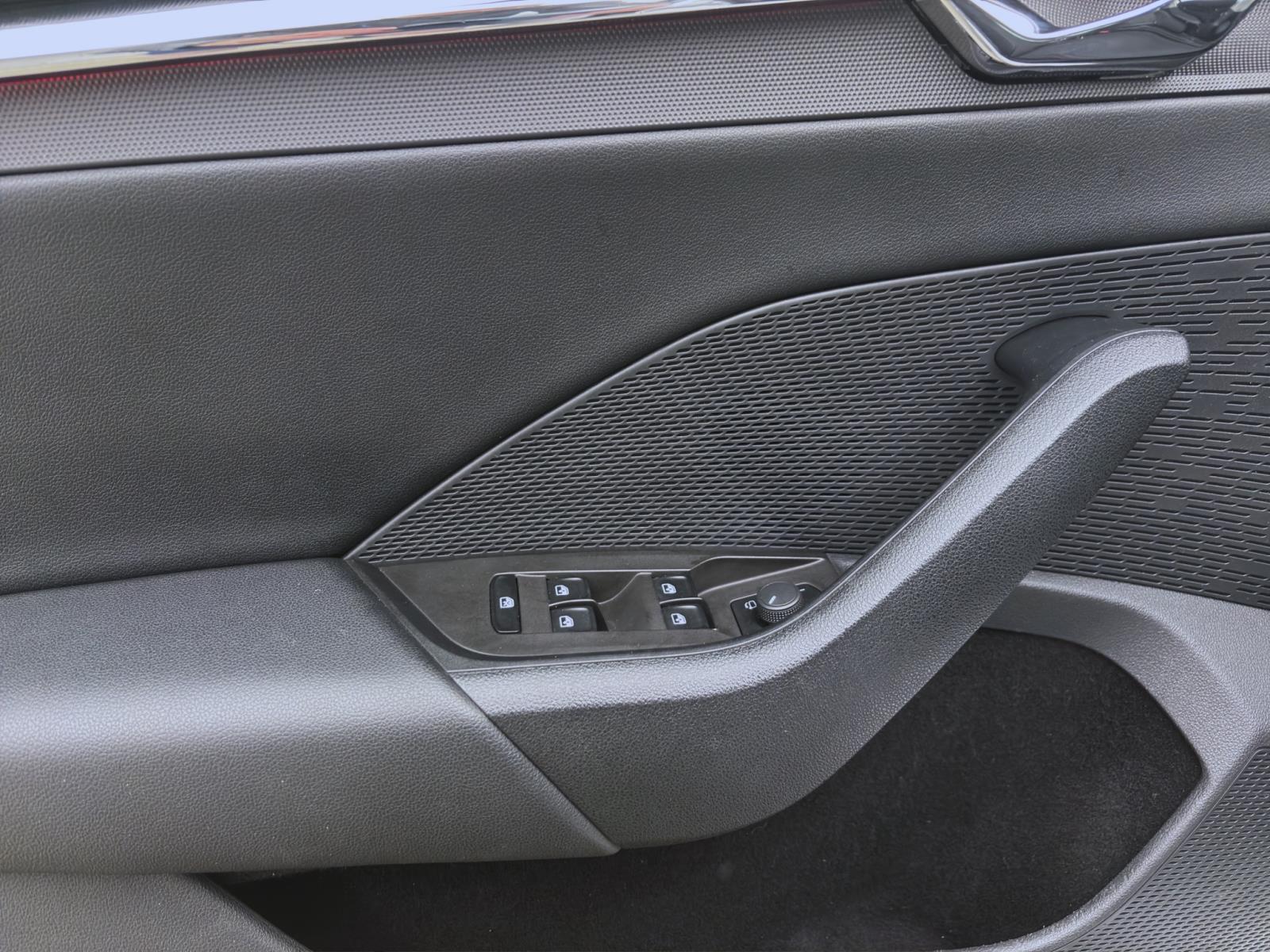 Bild 9: Skoda Octavia Combi 2.0 TDI DSG STYLE NAVI HuD LED PDC