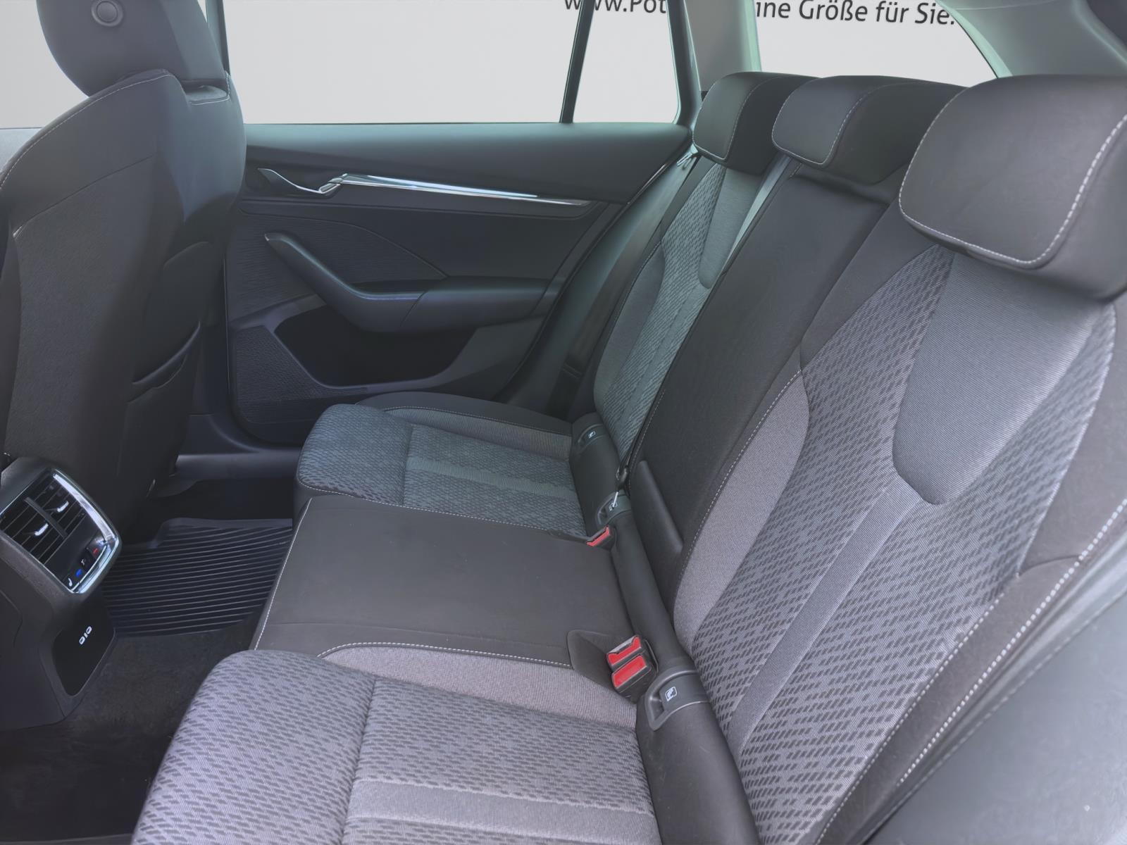 Bild 13: Skoda Octavia Combi 2.0 TDI DSG STYLE NAVI HuD LED PDC