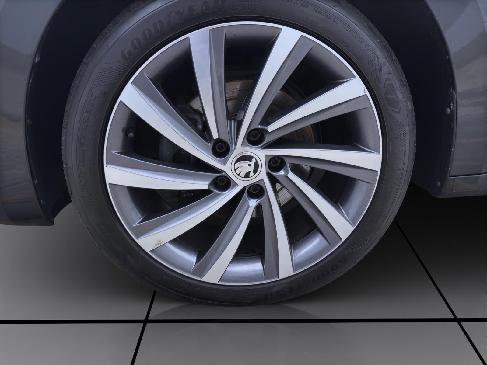 Bild 7: Skoda Octavia Combi 2.0 TDI DSG TOUR NAVI MATRIX PDC SITZHZG