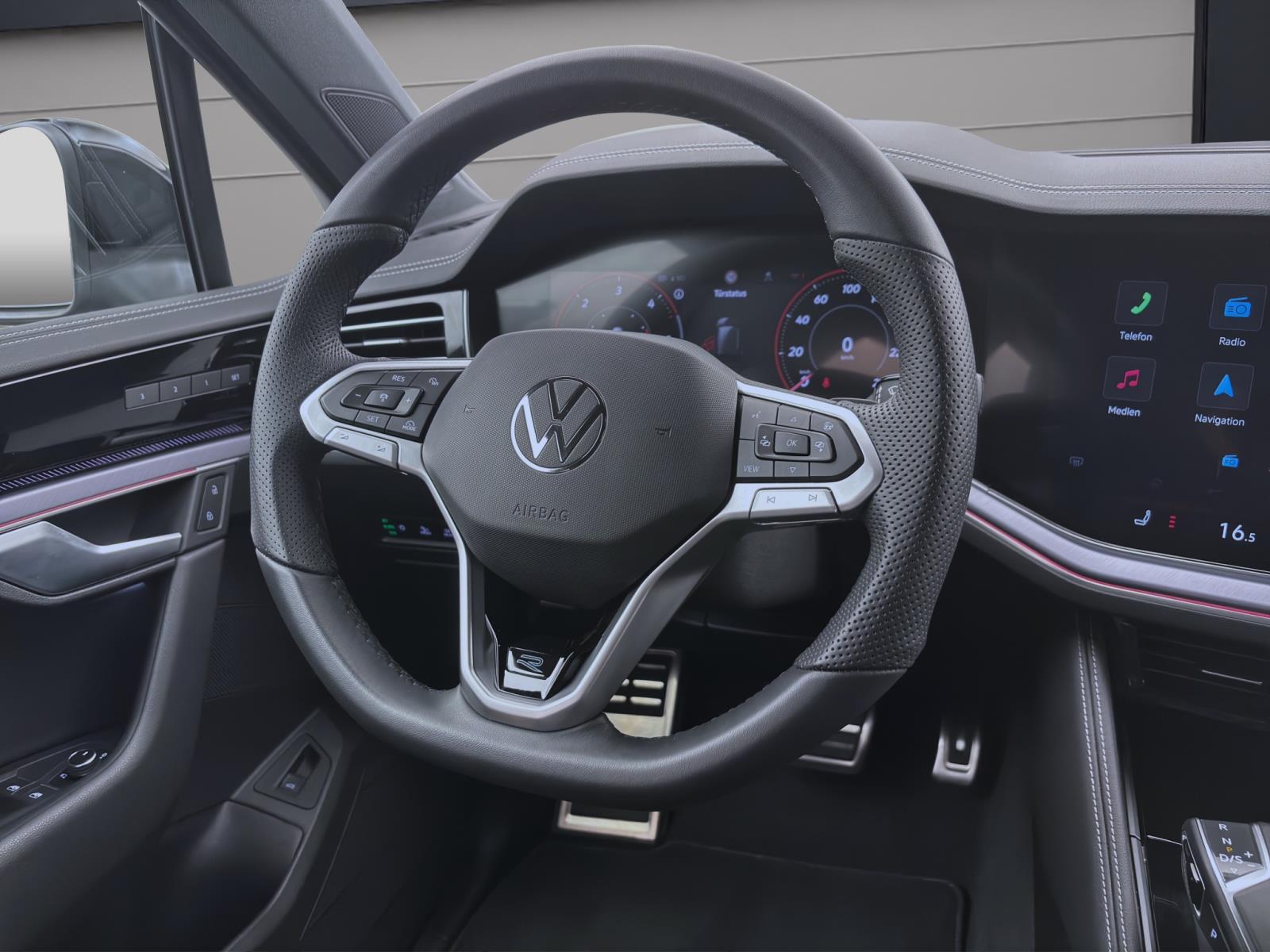 Bild 10: Volkswagen Touareg 3.0 TDI DSG 4M R-LINE AHK LUFT HuD LM19