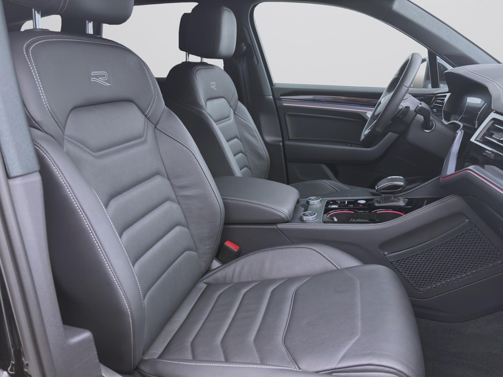 Bild 14: Volkswagen Touareg 3.0 TDI DSG 4M R-LINE AHK LUFT HuD LM19