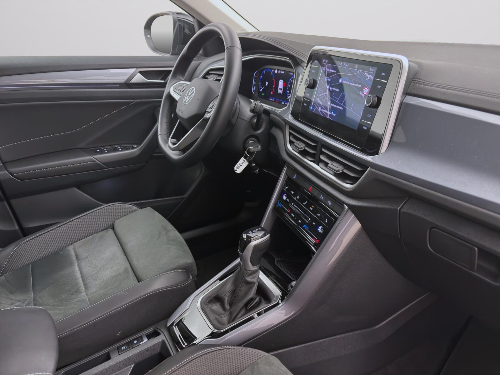 Bild 15: Volkswagen T-Roc 1.5 TSI DSG STYLE NAVI AHK SHZG KLIMA