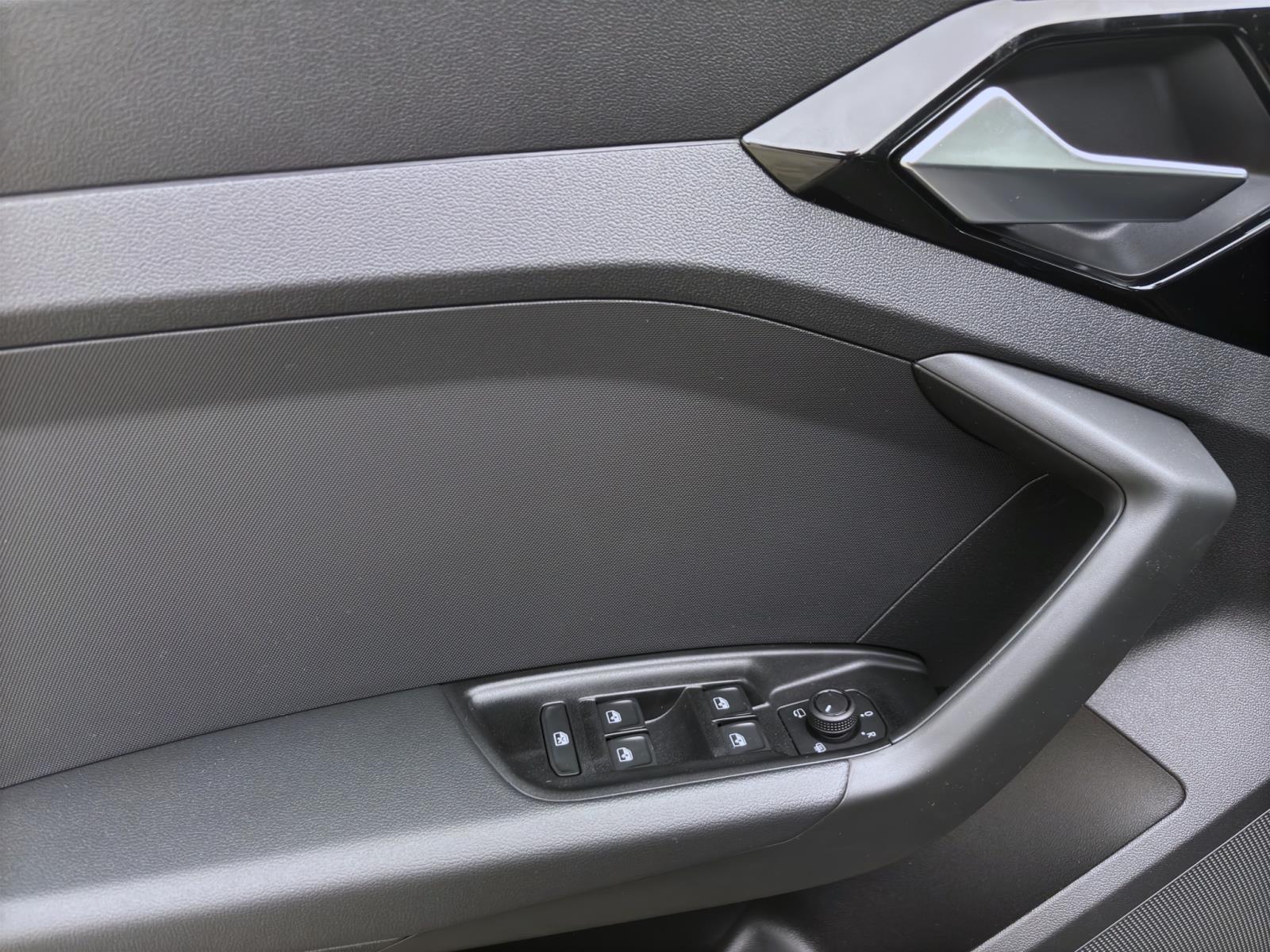 Bild 7: Audi A1 Sportback 25 TFSI LED SITZHZG PDC KLIMA