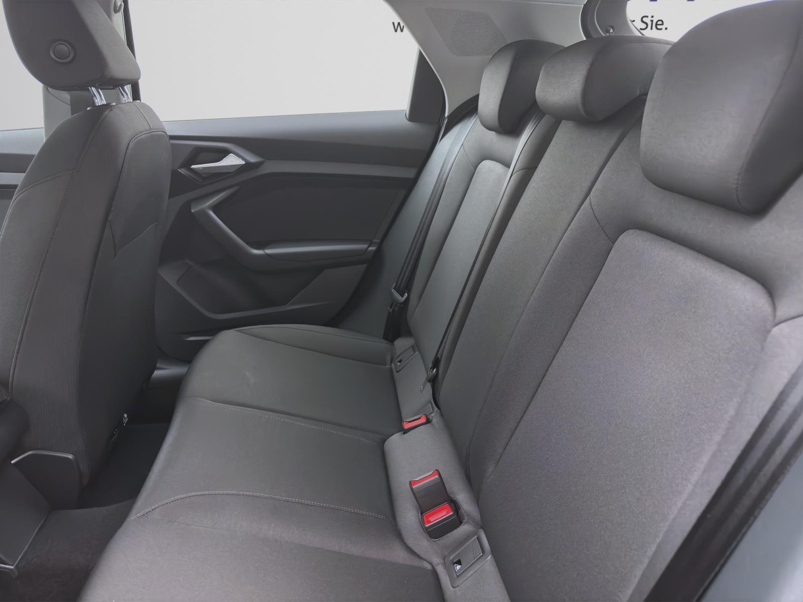 Bild 13: Audi A1 Sportback 25 TFSI SITZHZG LED PDC KLIMA