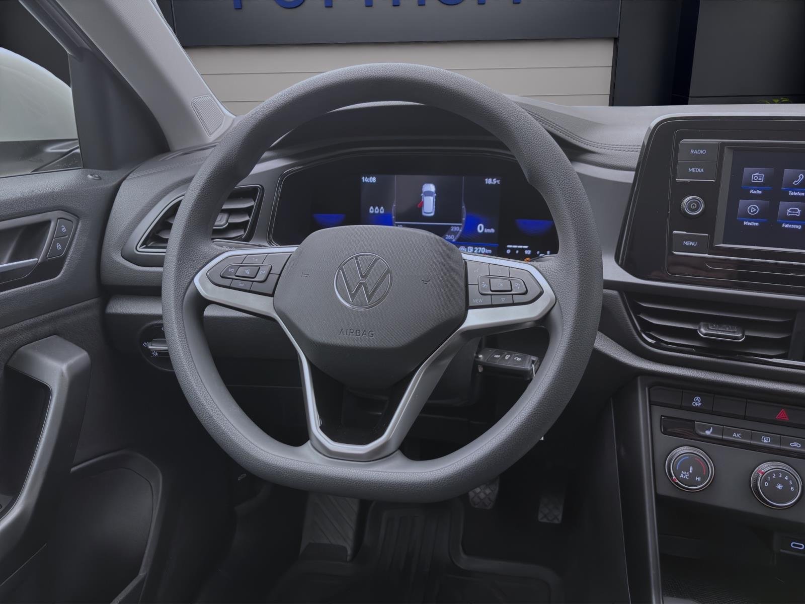 Bild 10: Volkswagen T-Roc 1.0 TSI LED SITZHZG DAB+ KLIMA