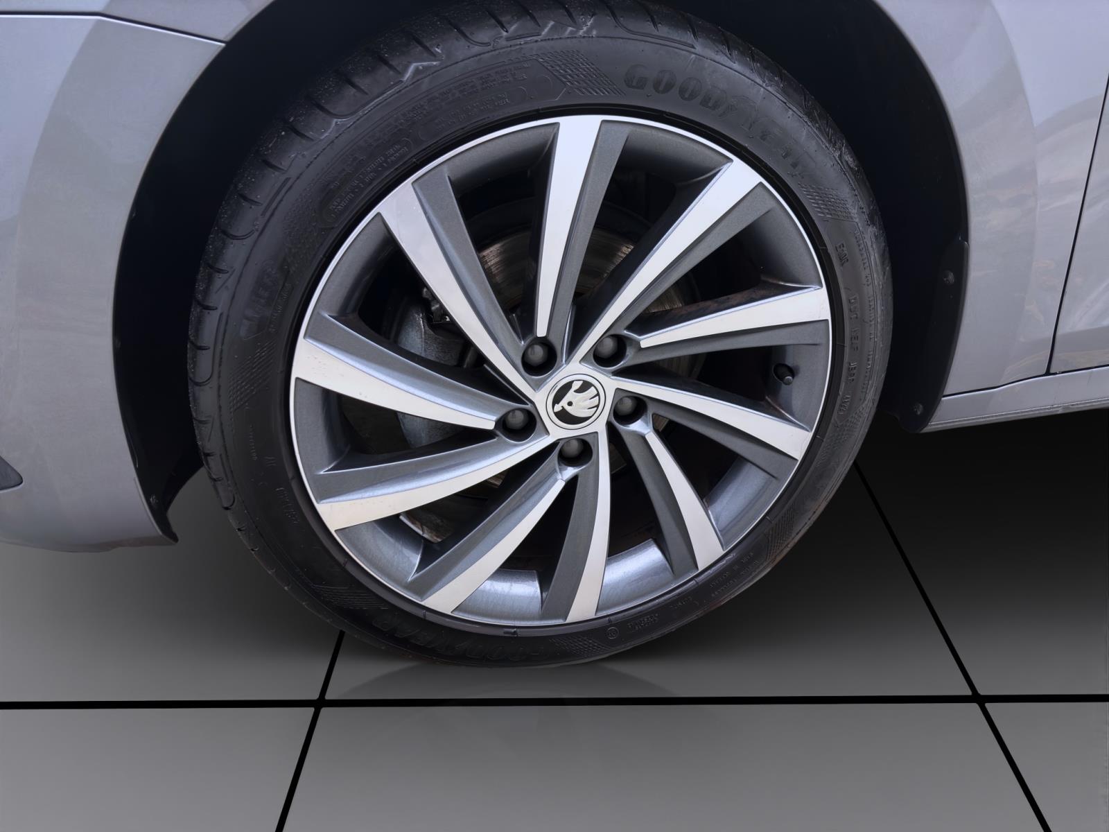 Bild 7: Skoda Octavia Combi 1.5 eTSI DSG STYLE STDHZG LEDER NAVI