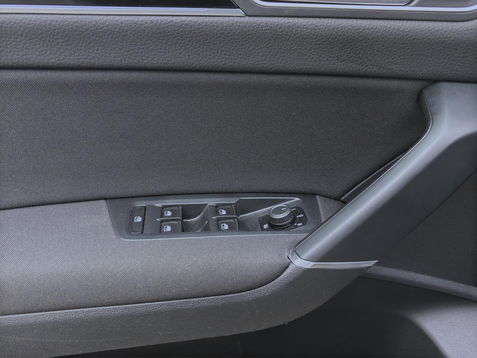 Bild 9: Volkswagen Touran 2.0 TDI DSG HIGHLINE PANO NAVI AHK PDC