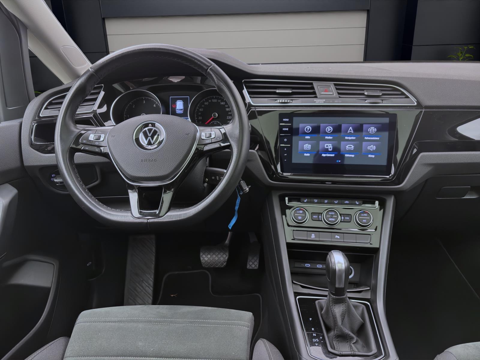 Bild 11: Volkswagen Touran 2.0 TDI DSG HIGHLINE PANO NAVI AHK PDC