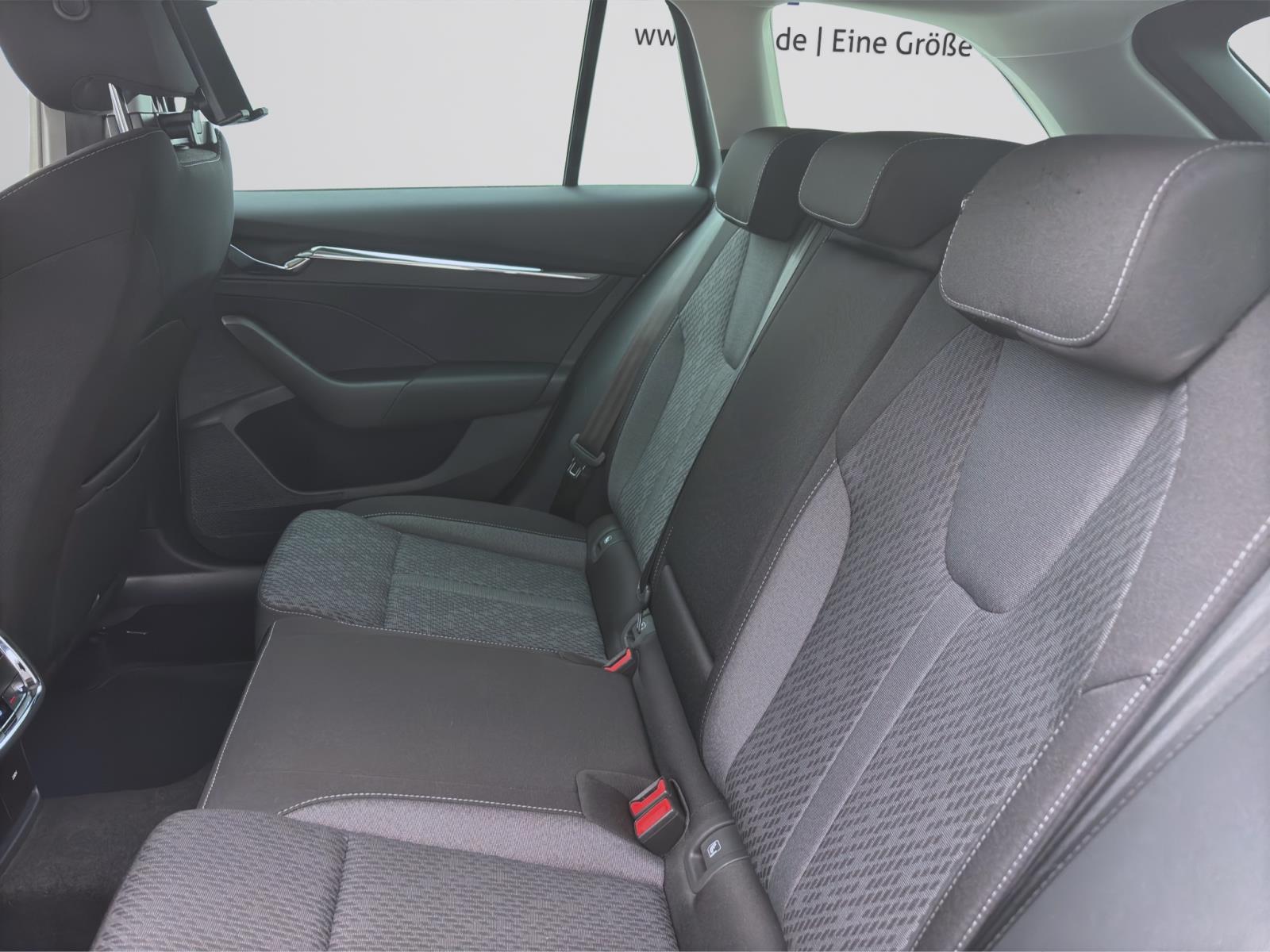 Bild 13: Skoda Octavia Combi 2.0 TDI DSG STYLE NAVI MATRIX PDC SITZHZG