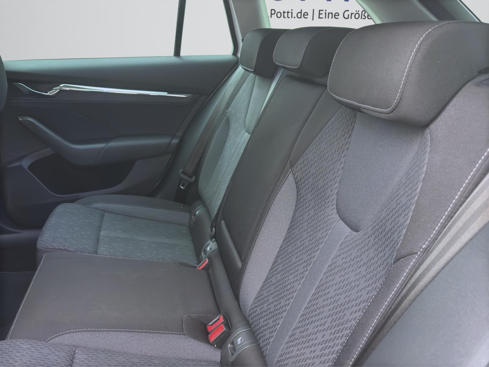 Bild 13: Skoda Octavia Combi 2.0 TDI DSG STYLE NAVI PDC SITZHZG ACC