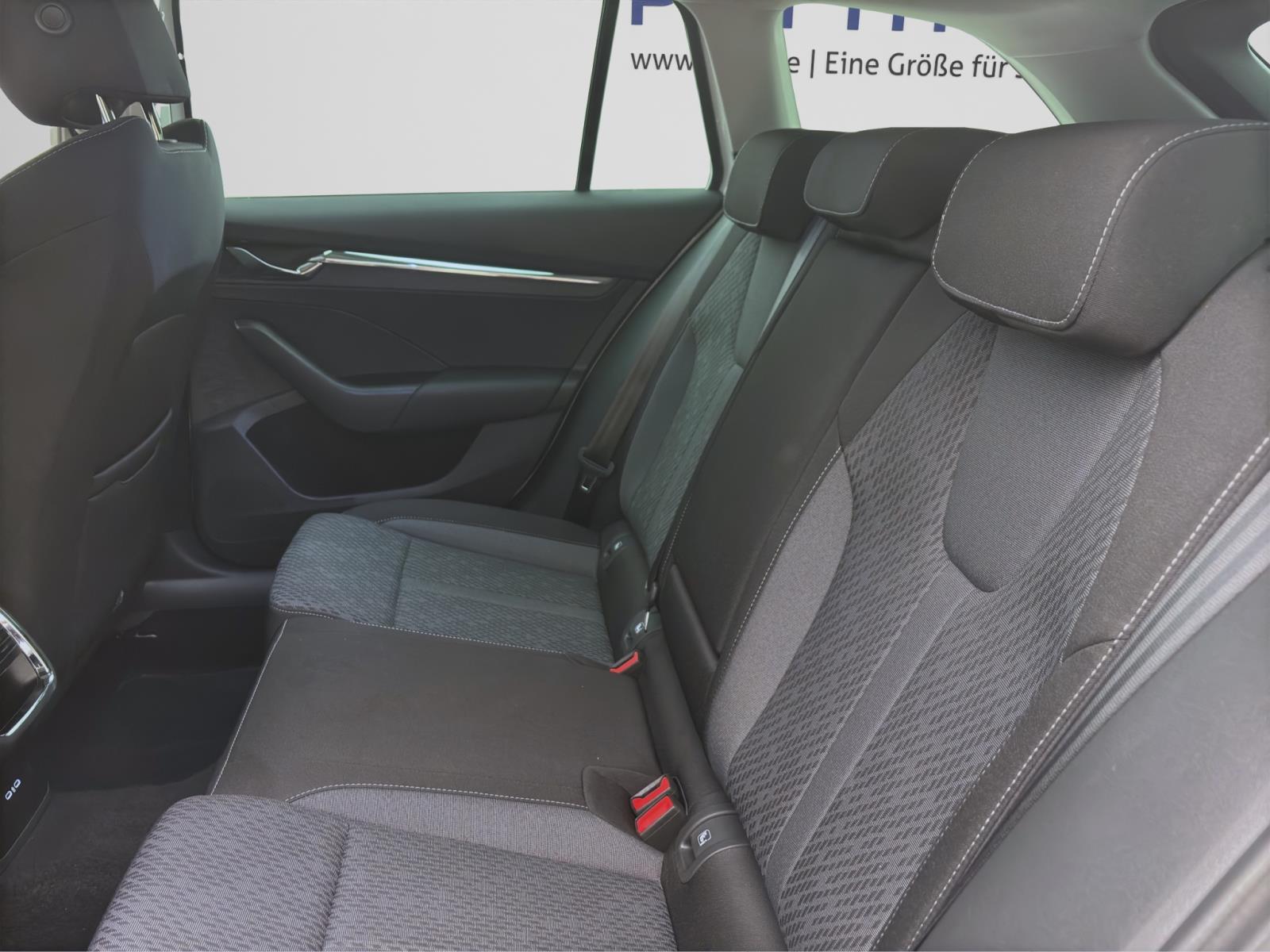 Bild 13: Skoda Octavia Combi 2.0 TDI DSG STYLE AHK NAVI LED SITZHZG